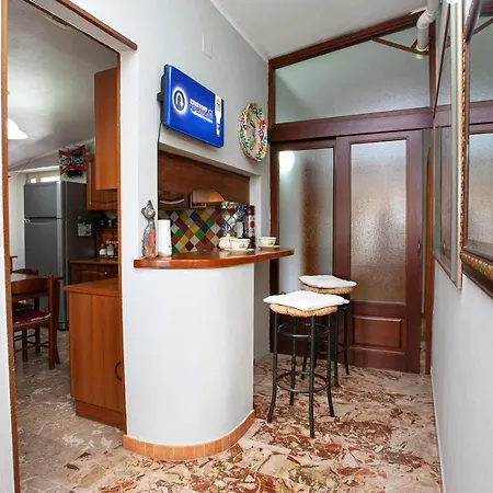 Casa Vacanza * La Caletta