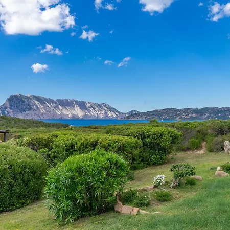 Casa Vacanza * La Caletta